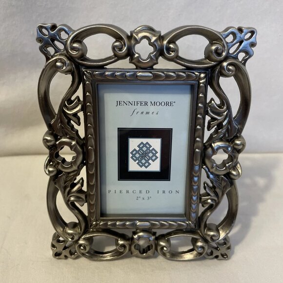 Jennifer Moore Picture Frame Pierced Iron 2 x 3 NIB Vintage Bon Marche Decorativ - Picture 2 of 14